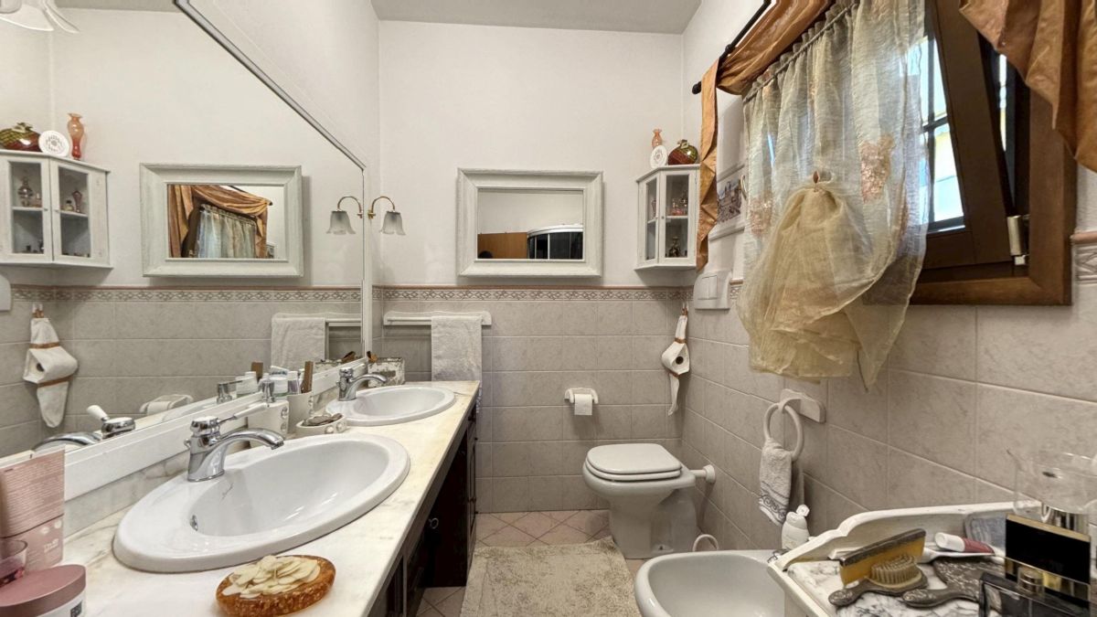 Splendida villa con giardino terrazzo e box triplo, Brugherio - foto 36 di 46