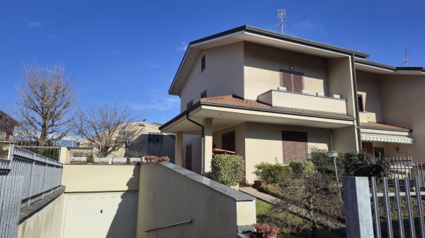 Bellissima villetta a schiera di testa - Brugherio