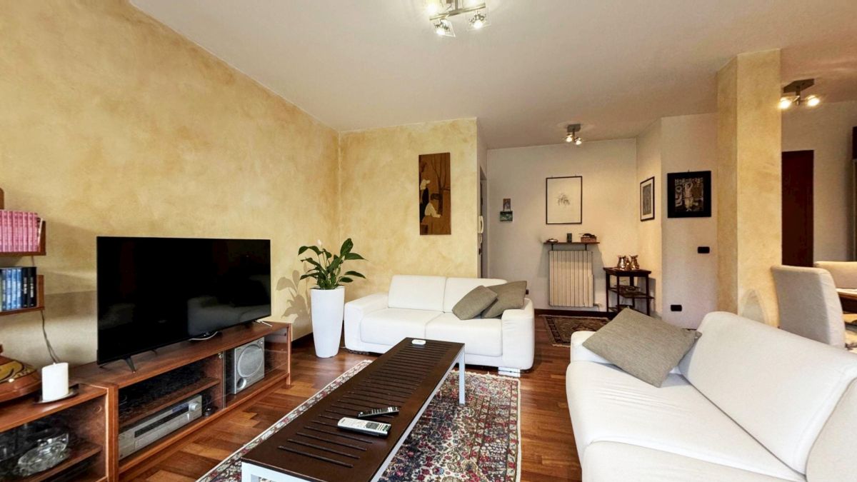 Elegante 4 locali con 3 balconi, Carugate - foto 4 di 33